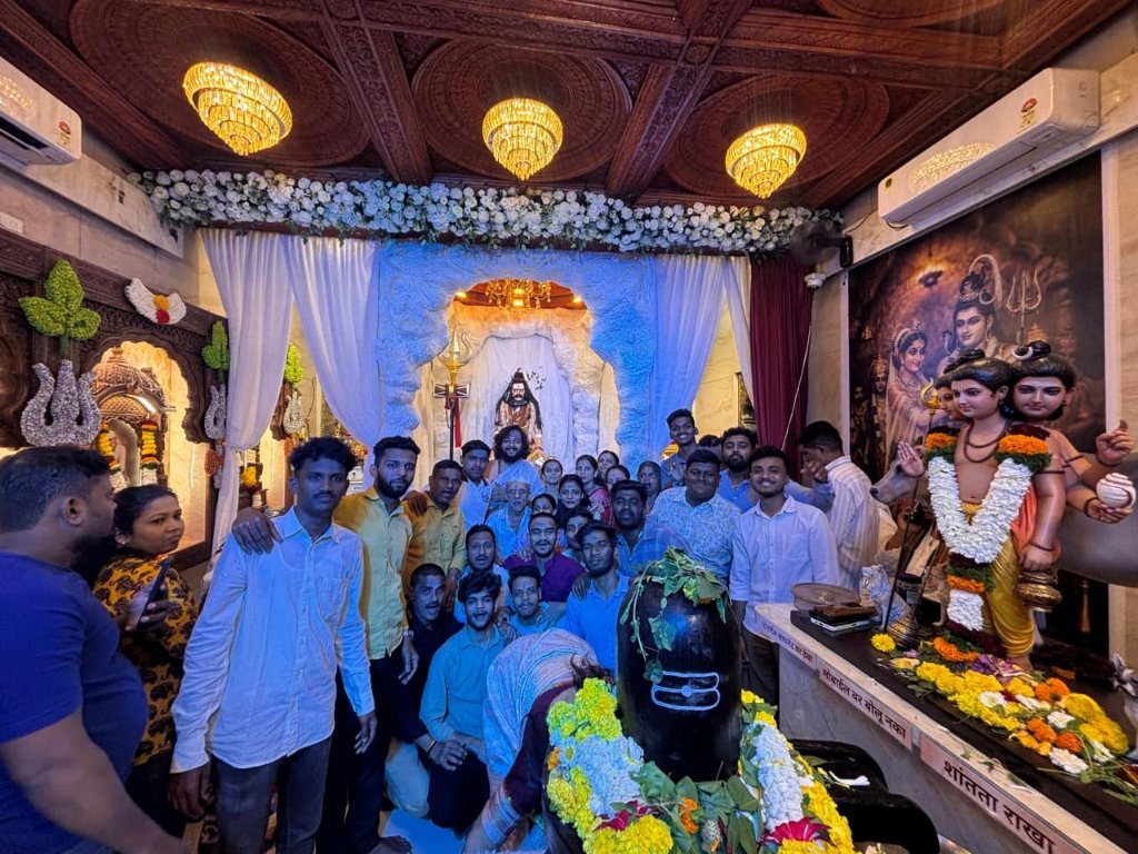 महाशिवरात्री निमित्त खिचडी वाटप